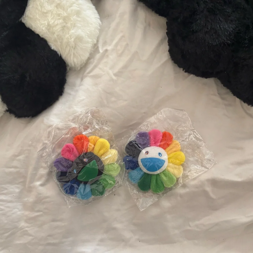 Takashi Murakami 🌈 Flower Plush Bundle - Picture 4 of 5